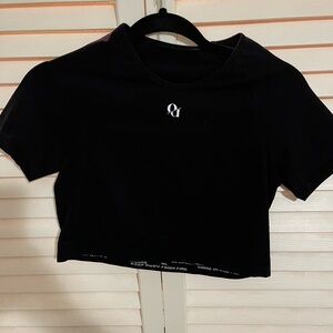OWNU black cropped tee